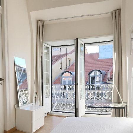 Room Atalaia- Ideal For Single Lisbon Bagian luar foto