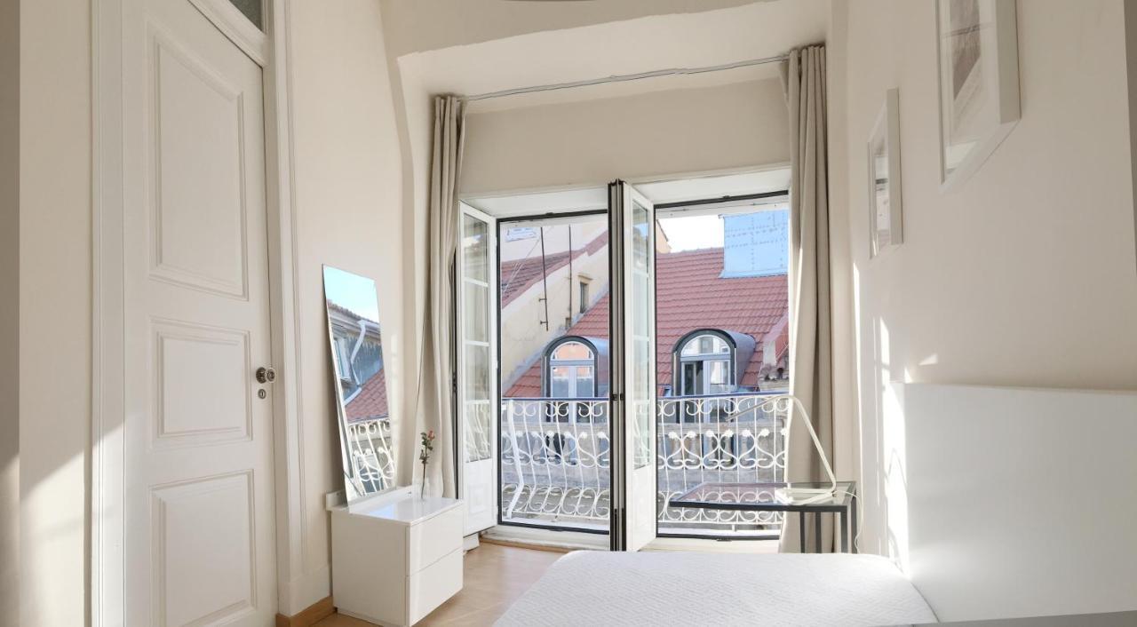 Room Atalaia- Ideal For Single Lisbon Bagian luar foto